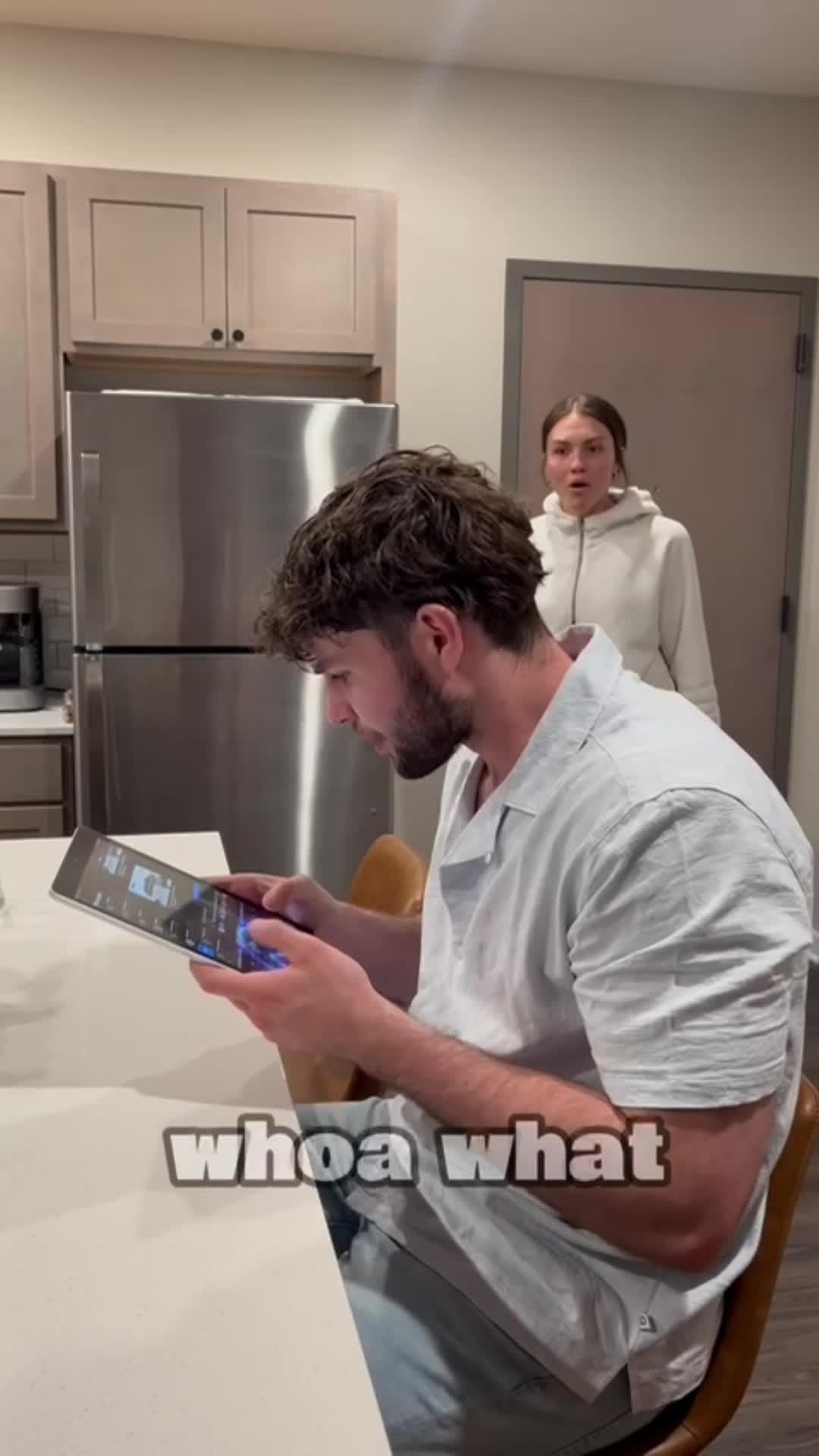 Set exclusive  keyboard& themes for your Phone!