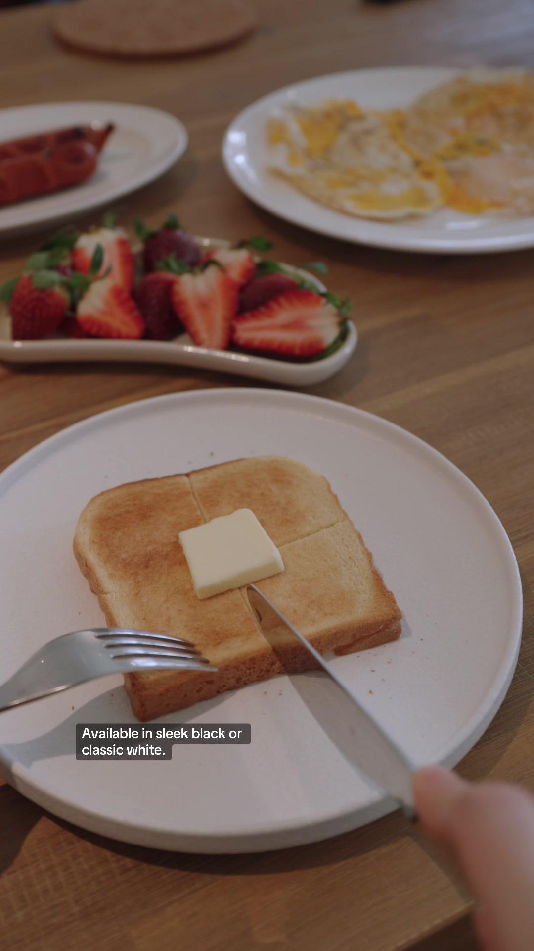 Every time someone asks about my favorite kitchen gadget, I always say my Balmuda Toaster! Not only does it look super sleek, but it also delivers bakery-quality toast every time. 😮‍💨 🤑🛍️ PS: Lazada’s 9.9 Mega Brand Sale is happening from 8 Sep, 8PM to 11 Sep, 11:59PM, and you can score this amazing Balmuda Toaster at a great price! Choose between the stylish black or the timeless white. ⚫️⚪️ Time to get toasting! #sgfoodie #balmudatoaster #bread #kitchengadgets