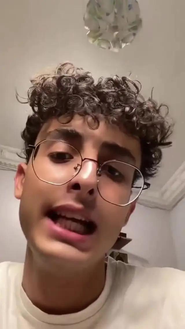 انظر كيف أصدقائك سجلت لك على هواتفهم!