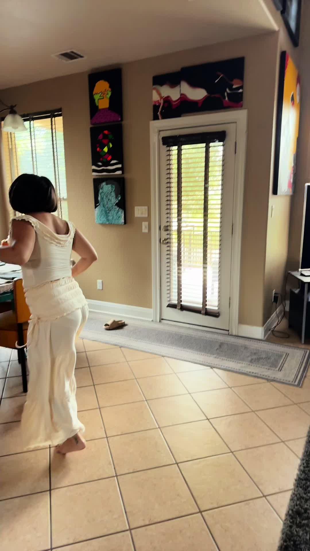 The app rings when someone claps!