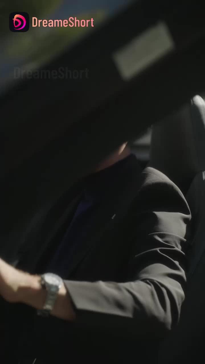 The co-parenting pact ignites hidden desires—she becomes the CEO's salvation and his undeniable love