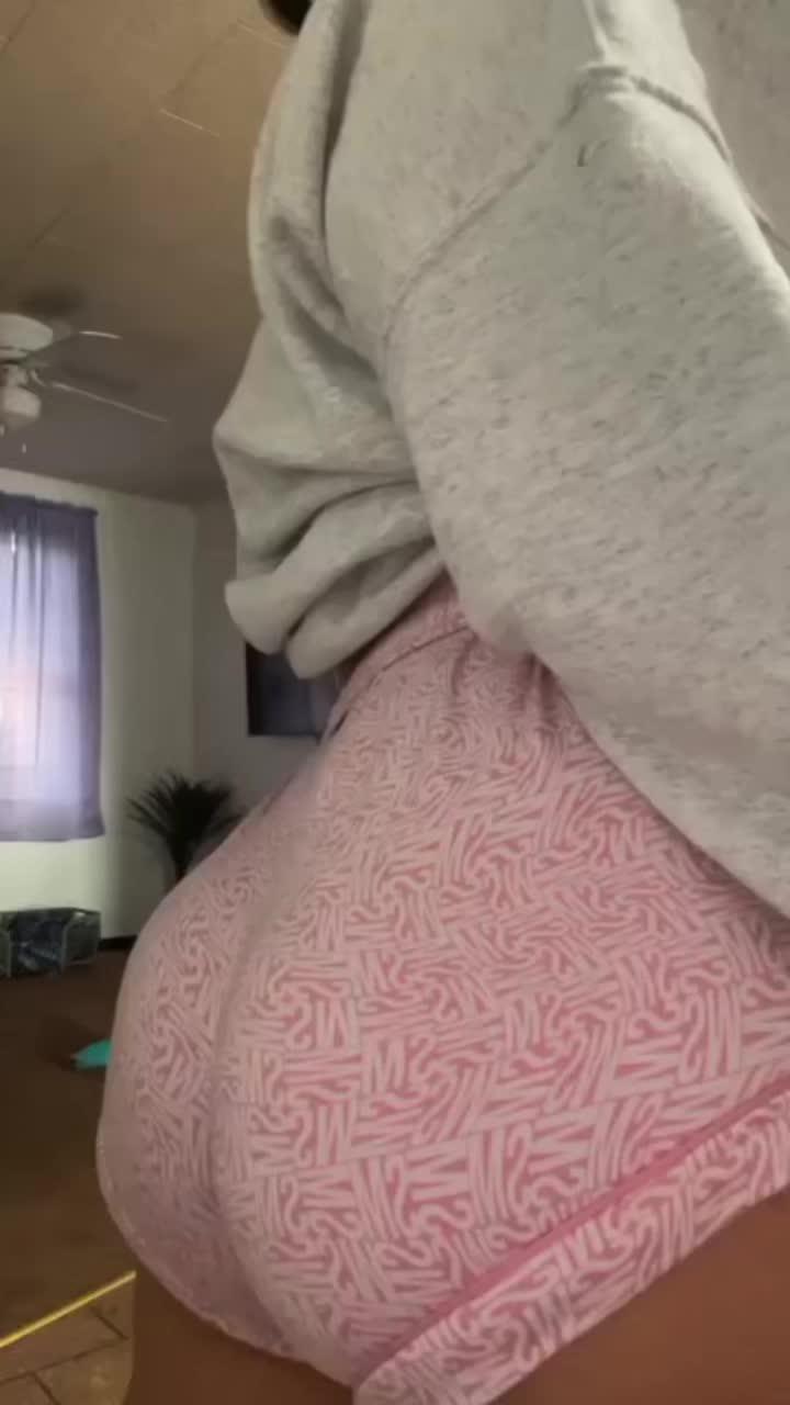 Level up in 2024! Crush your fitness goals and become the best version of yourself.