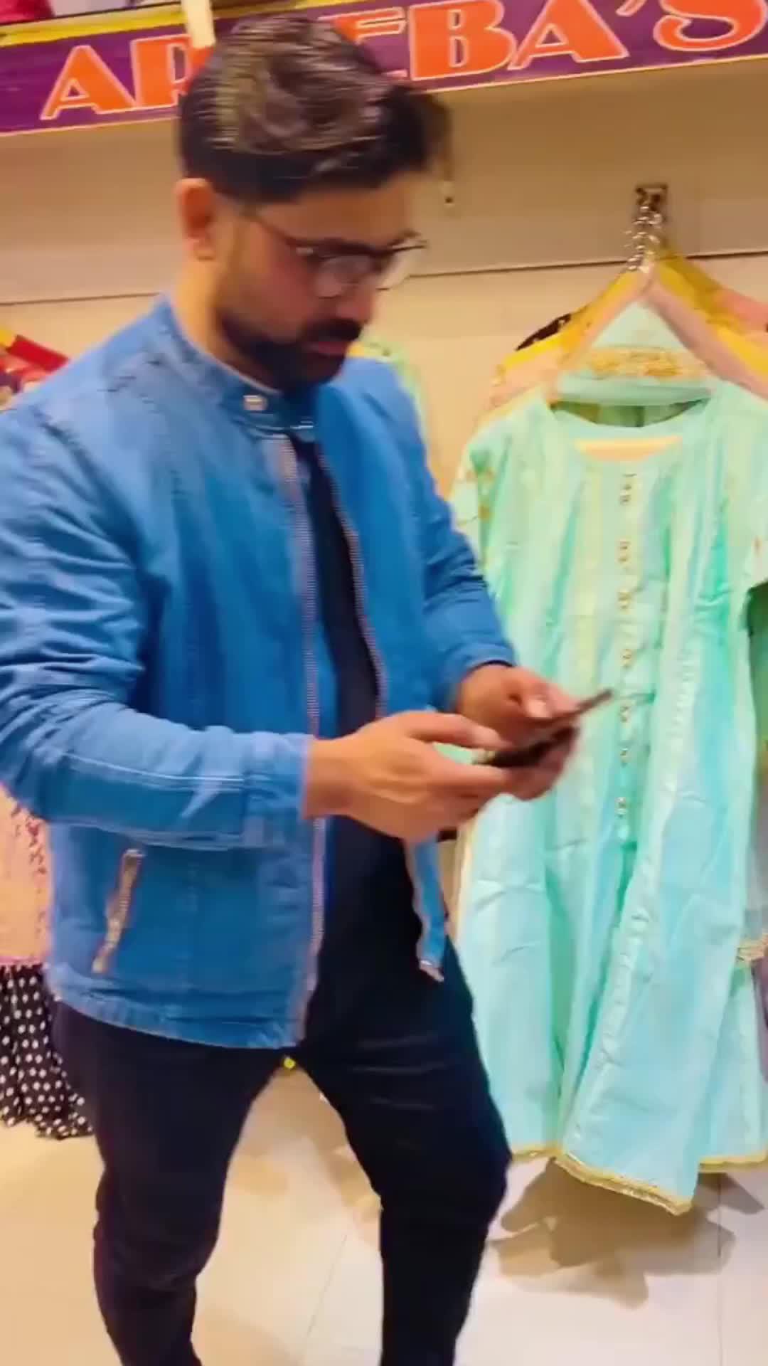 Instantly roll dice with a single tap and win big!