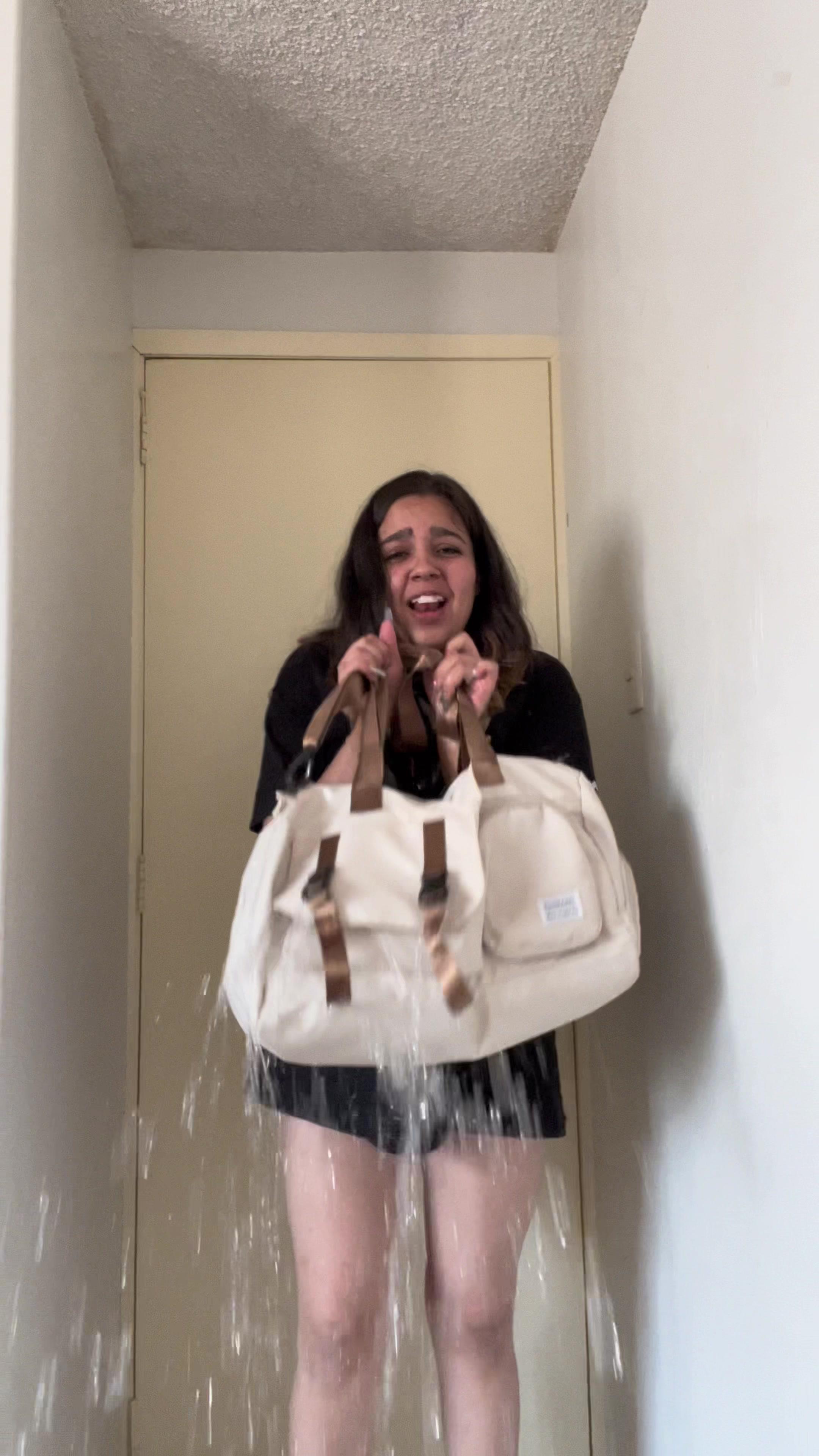 Esto es lo que llevo en mi maleta para el GYM ✨ 🎁 Usa 🔗 en bio o código: *dkw9459* para obtener hasta 90% de DESCUENTO en temu_mexico (solo nuevos usuarios). #publicidad  #temu #temumexico #temudeporte #CuponesConTemu #FiestaConTemu #temuviral #temufinds #temuhaul #temufitness #gymb ag