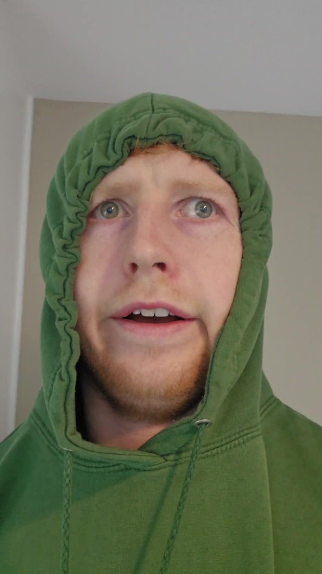 When your Mum invites the weird kid over #Buz @Buz #fyp #foryou #relate #weirdkid #mum