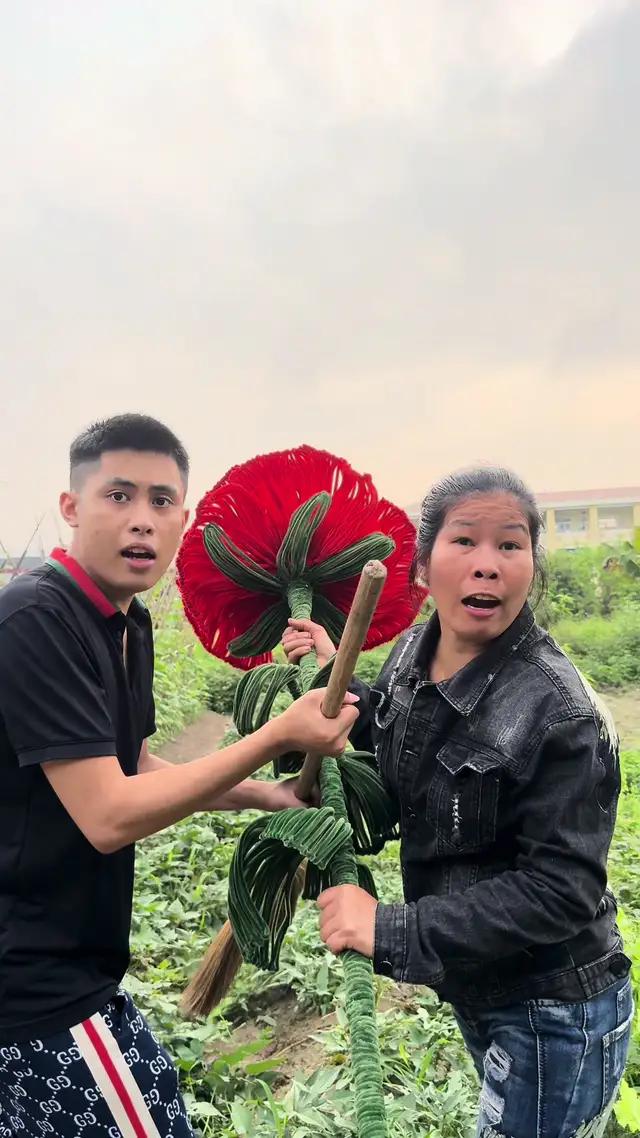 Mẹ với chả Con 1 điều nhịn 9 điều nhục 🤣 #ducngaytho #hoaroxi #theanh28 #vacaiket #tichtakiem #sanBossnhanvukhido 