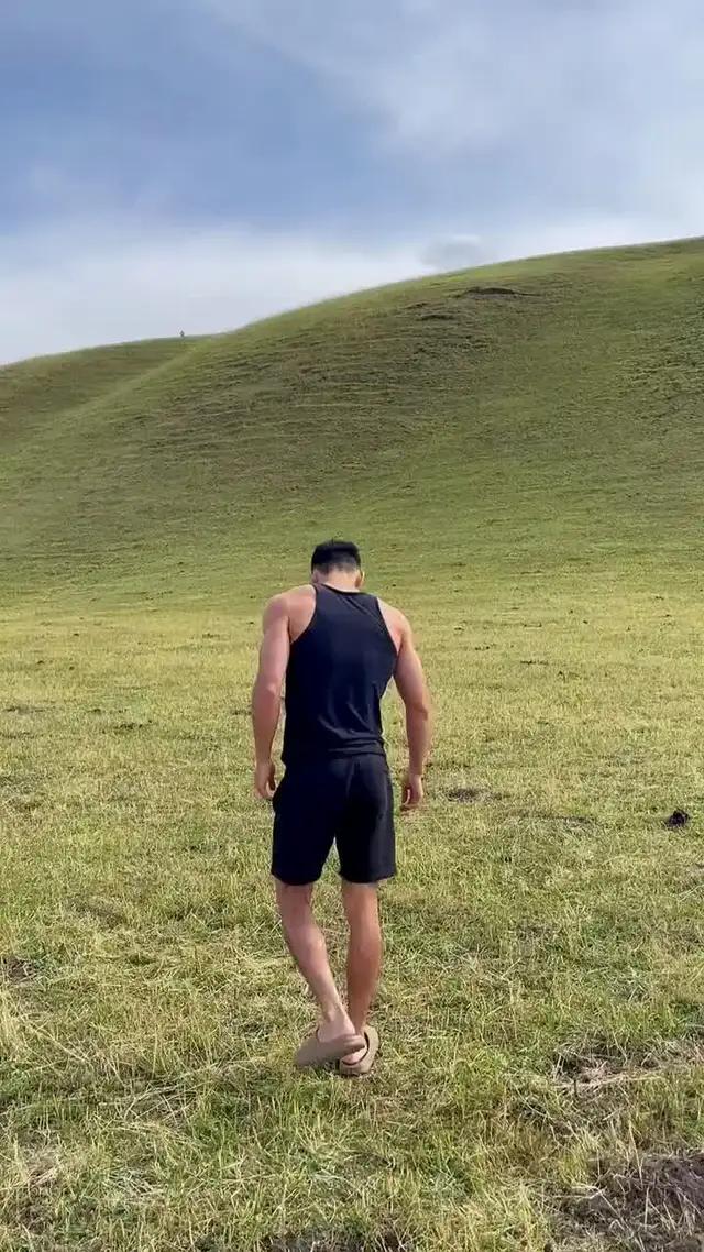 Ready to chat with attractive single men? Discover Dating.com #single #chat #handsome