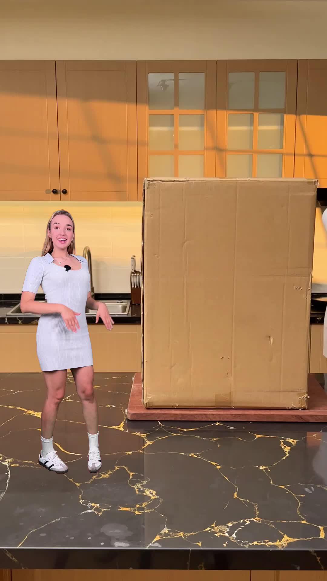 🍧 Beat the heat with a frosty treat from our Snow Cone Machine! Get ready to chill in style. ❄️ Get your ice, get your syrup, and let's make every day a snow day! #FrozenFiesta #SnowConeMagic #snowie #shavedice #shavedicebusiness #foryourepage #entrepreneur #shavedicemachine #foodtruck #blockice🎈🌨