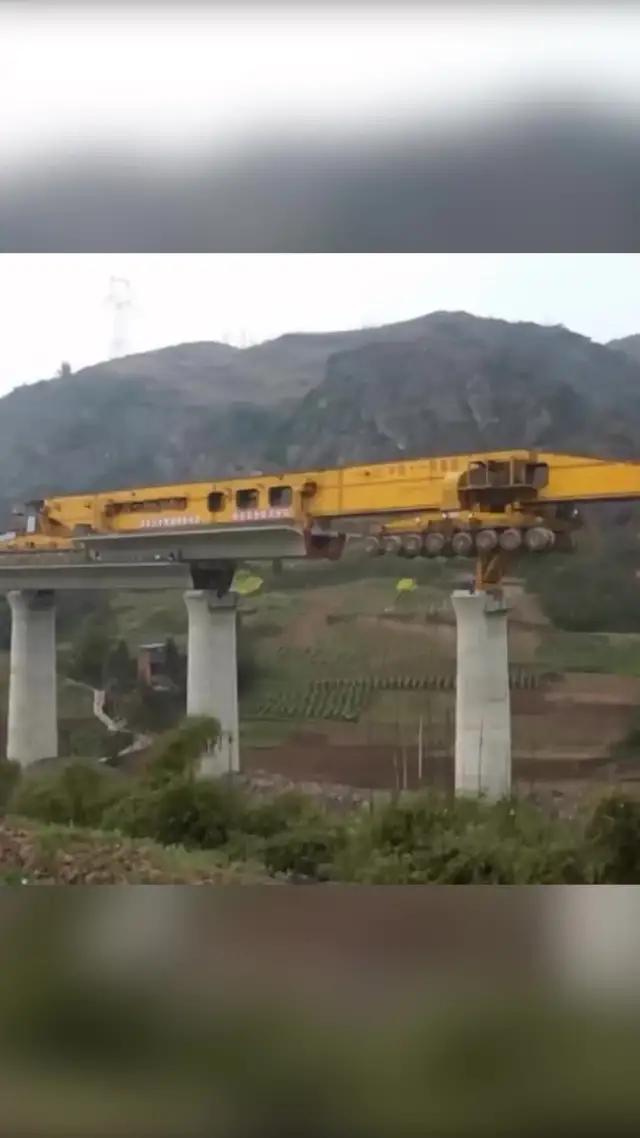 Lend him a hand! Please!