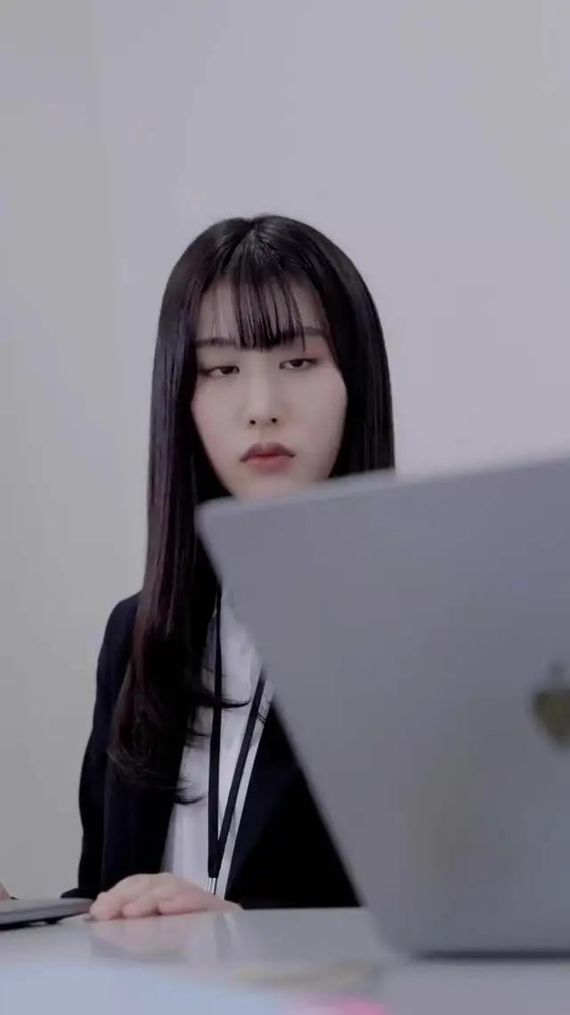 インターン先は父が買収した会社。「覆面」生活は果たして…