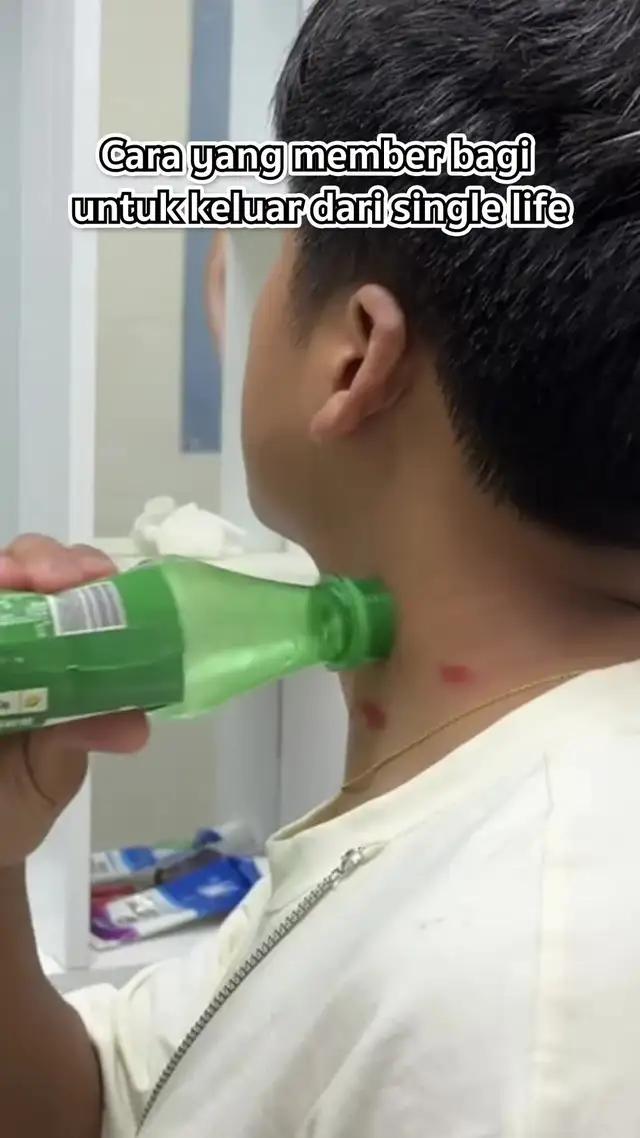 Dah keluar dari status bujang kerana Omi