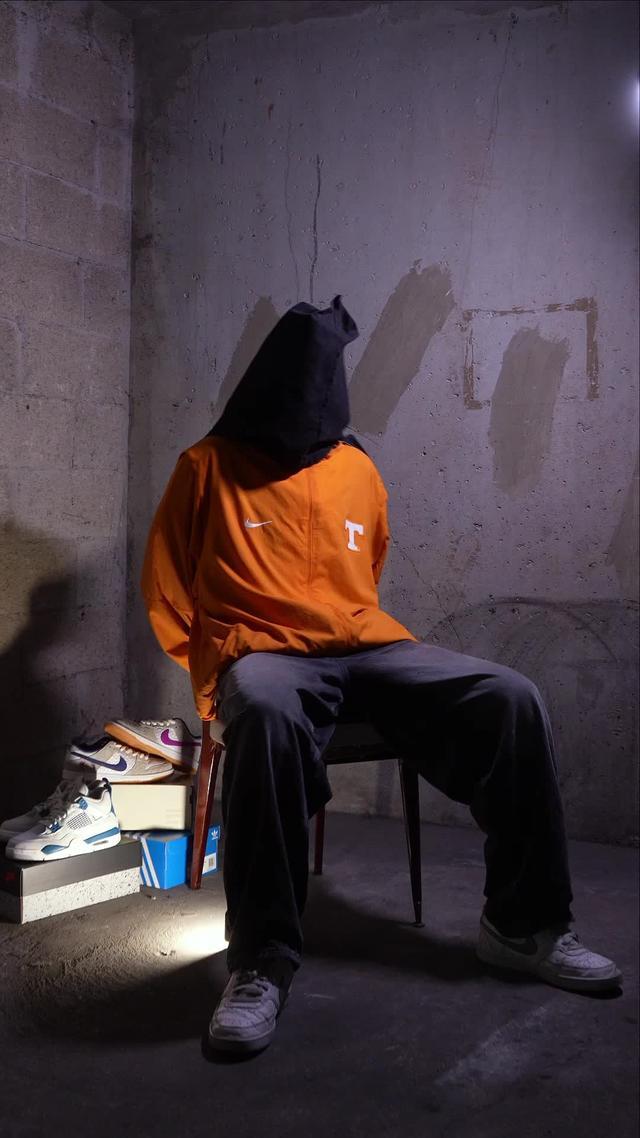 Jordan, Samba, Dunk et des centaines d'autres paires aux meilleurs prix vous attendent sur Sneakify