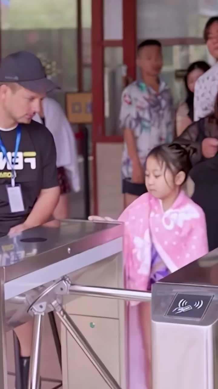 Run your army and become a billionaire tycoon!