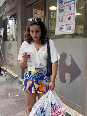 Hayat Pay uygulamasını indirip kayıt ol, Carrefoursa alışveriş fişini yükle ve anında 50 TL para iadesi kazan! ✌🏻 #hayatpay #hayattaolur 