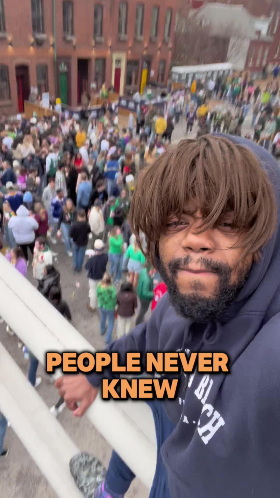 Connect & Share with Playsee