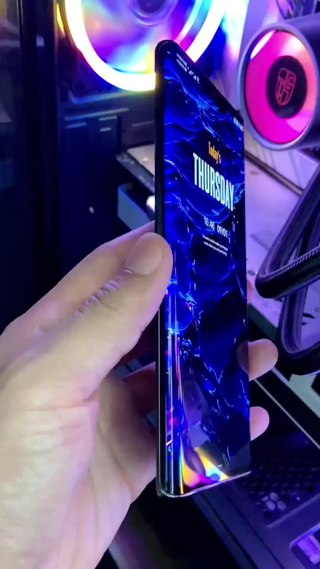 Revamp Your Phone with Epic 4K and Live Wallpapers!