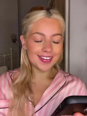 Love this dating app - you guys have to join me on Smitten! Click the link in my bio to download and find me through the search function: gracescott 💘 @smitten dating 💘 #smittendating #single #love #datinginyour20s #foryou #ad 