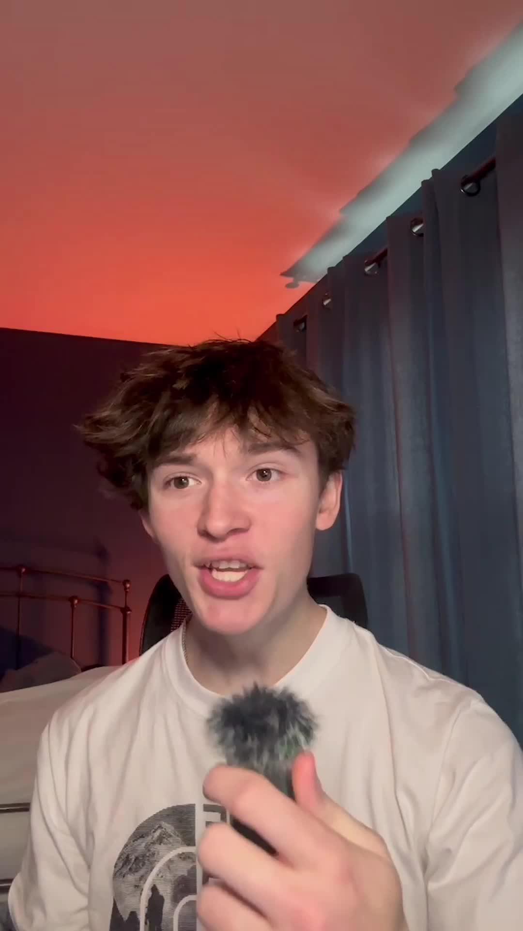 Football fans! Predict the biggest football games for free! 