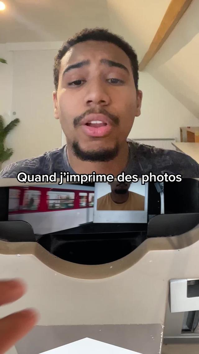 Obtenez 45 tirages photo gratuit en 10x15cm chaque mois et ne payez que les frais de livraison.