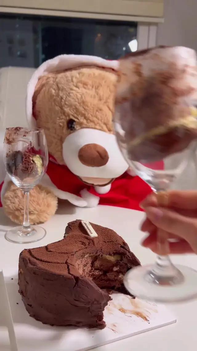 나 홀로 집에?!! 달달구리한 스타벅스 케이쿠만 있음 외롭지 않아 🎅🏻🤍#STARBUCKSCAKEPARTY #스타벅스 #스타벅스온라인스토어 #케이크주문 #더블초콜릿케이크 