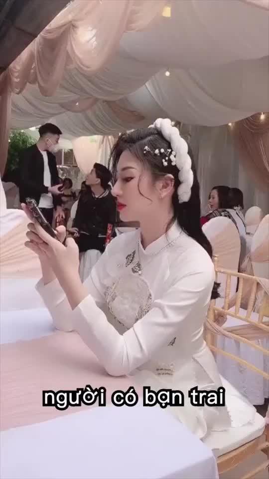 anh mong em cho anh một cơ hội ,để anh được ở bên cạnh em