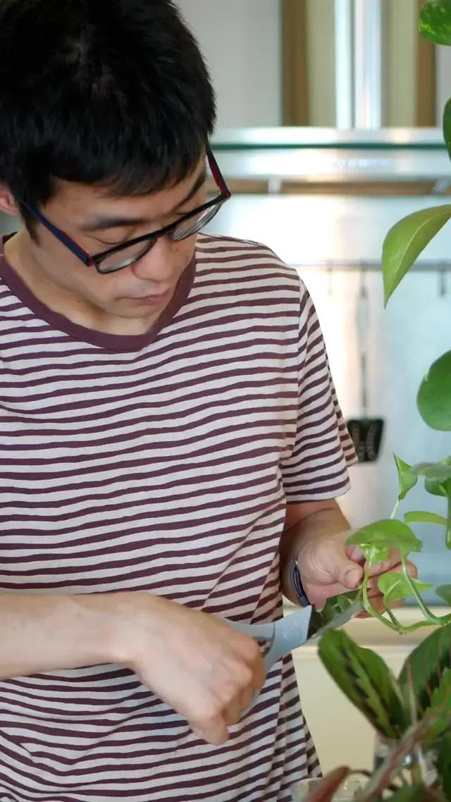 Connect with a community to help you grow. Download Facebook.