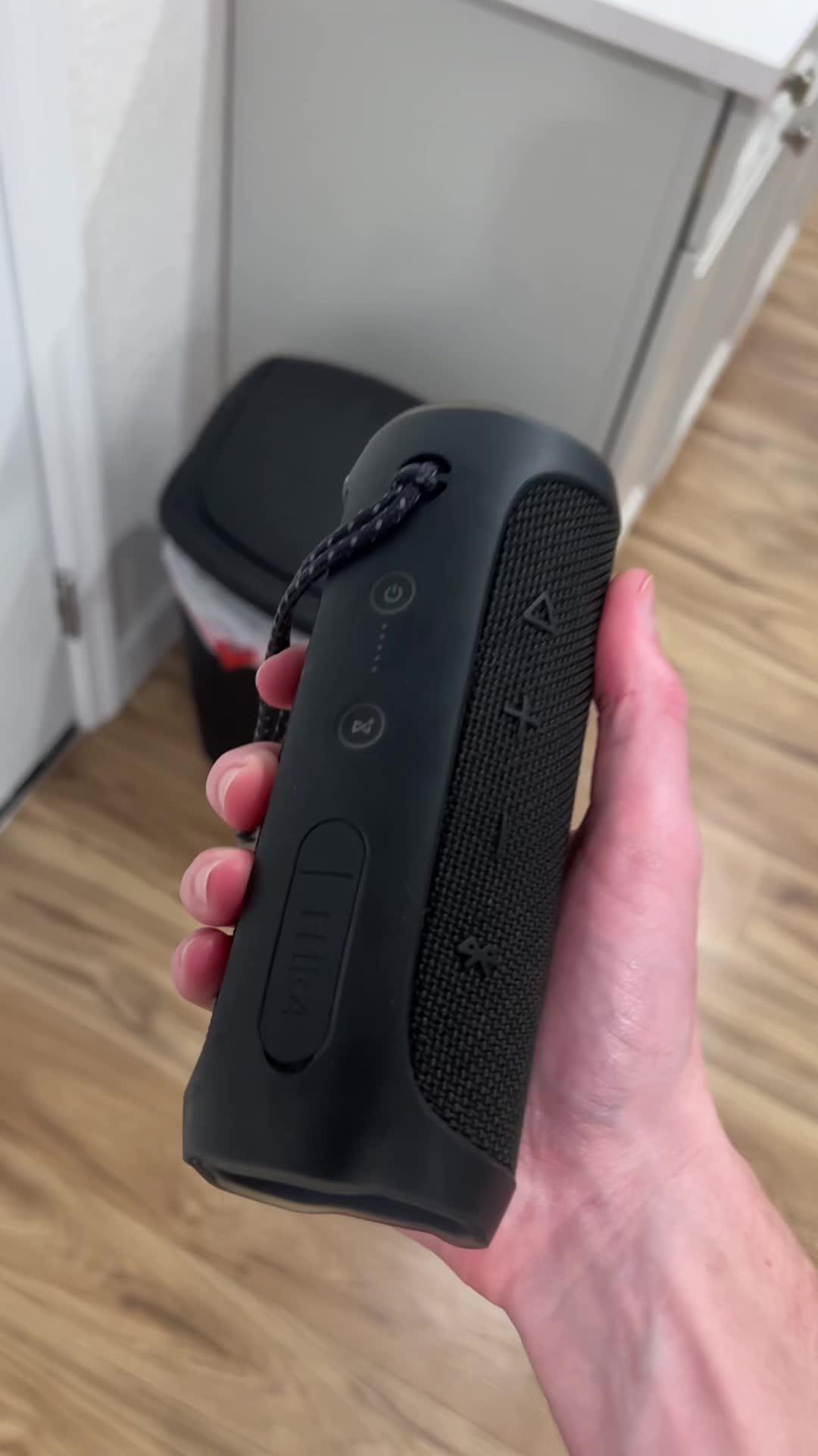 Customizable sound effects, make the music louder with 1 touch!