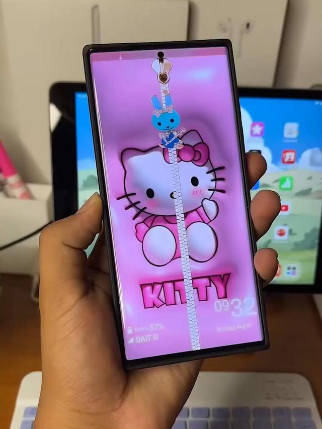 Endless possibilities for your lock screen! Zipper Lock Screen - Discover a vast collection of wallpapers to suit your every mood. Customize your phone and express yourself! #ZipperLockScreen #Wallpapers #Personalize #custom