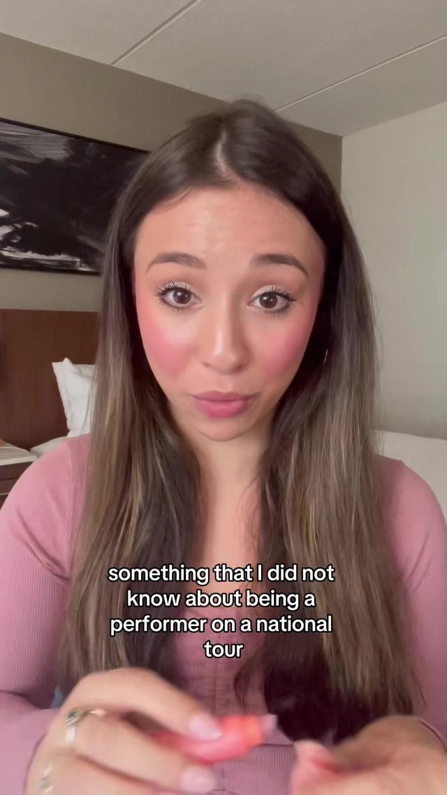 @Mercari happy shopping! Follow them here for any of your opening night festivities☺️ #mercari #mercaripartner #musicaltheatre #nationaltour #theatrekid 