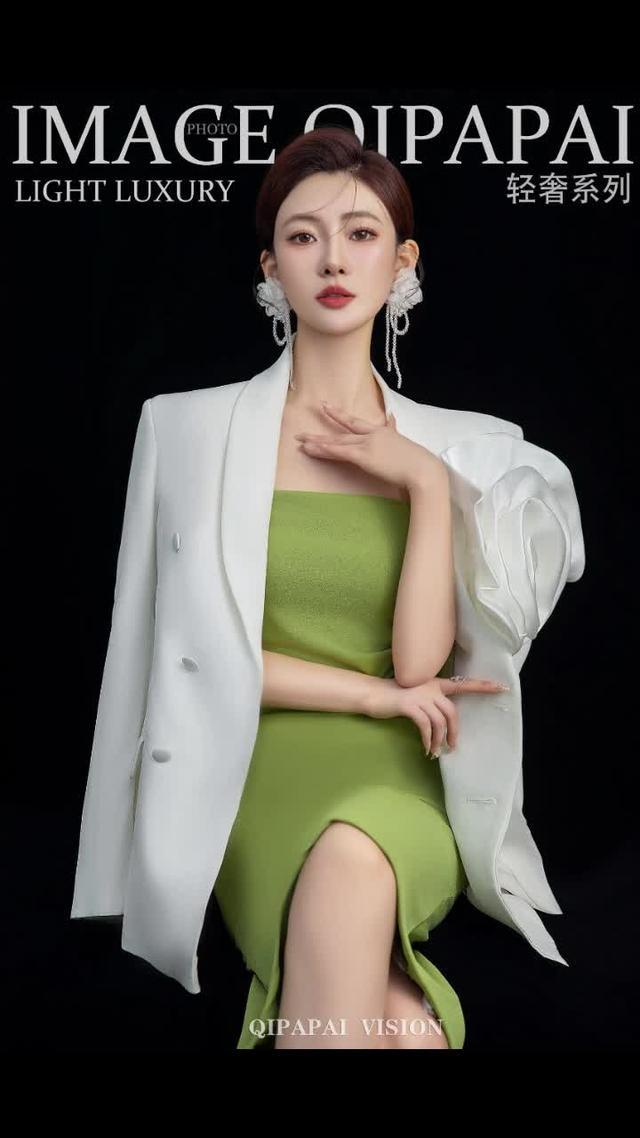 無需化妝拍照，一鍵生成各種風格寫真