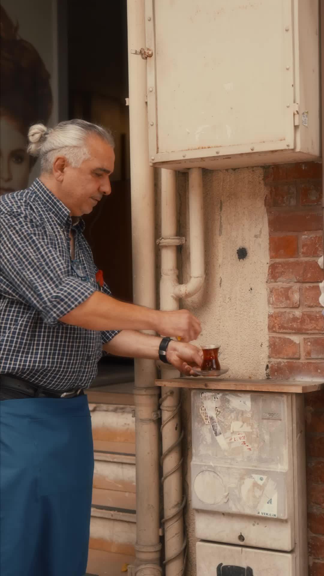 Hemen Yapı Kredili olun, ihtiyaçlarınıza özel ürünlerimizle işinizin önündeki sınırları kaldırın.