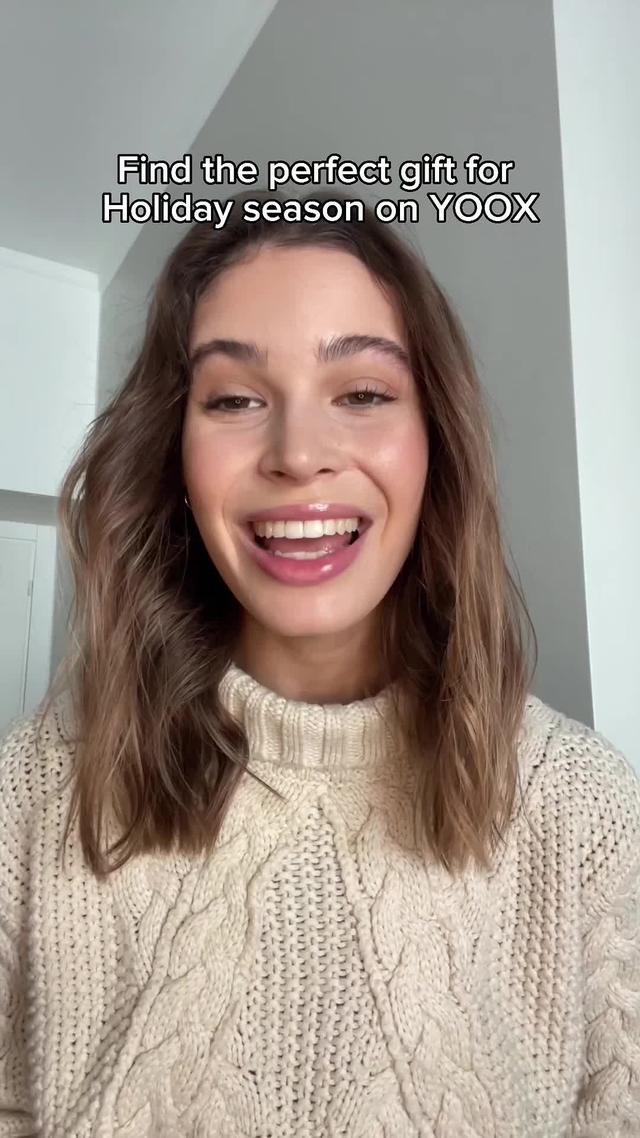 SPARKLE & SHINE > Get into the holiday spirit and find the best present with our gift guide!