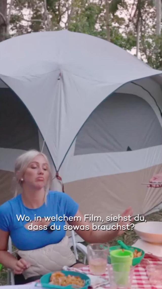 Acht Reality-Stars auf einer paradiesischen Insel. Im Wettbewerb an verschiedenen Orten.