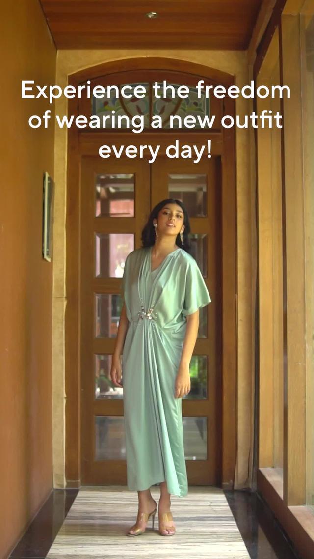 Never repeat outfits again with a Style Theory membership. Free laundry & delivery. Cancel anytime.