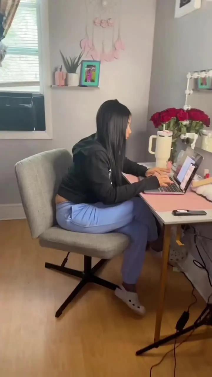 Set exclusive widgets & themes for your Phone