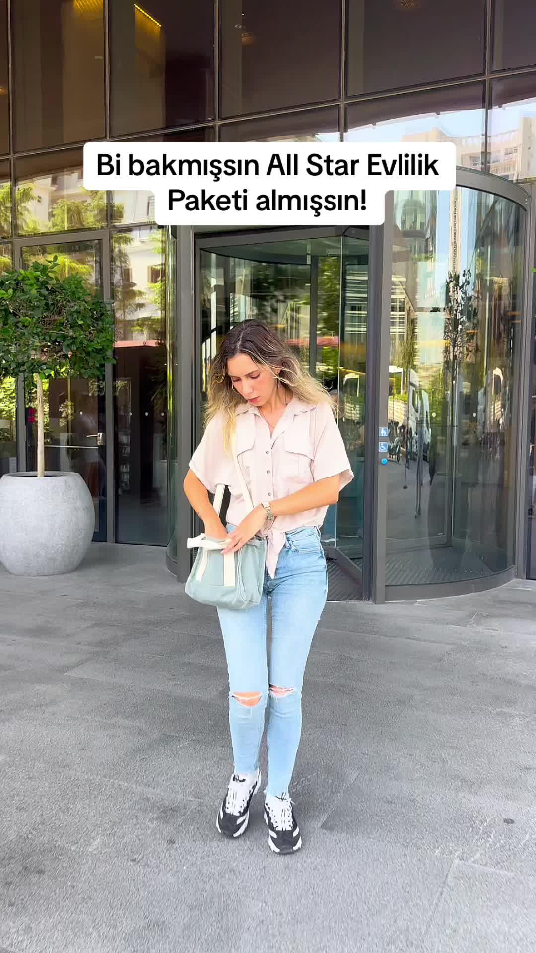 Hiç beklemediğin bir anda bi bakmışsın All Star Evlilik Paketi almışsın! #karaca