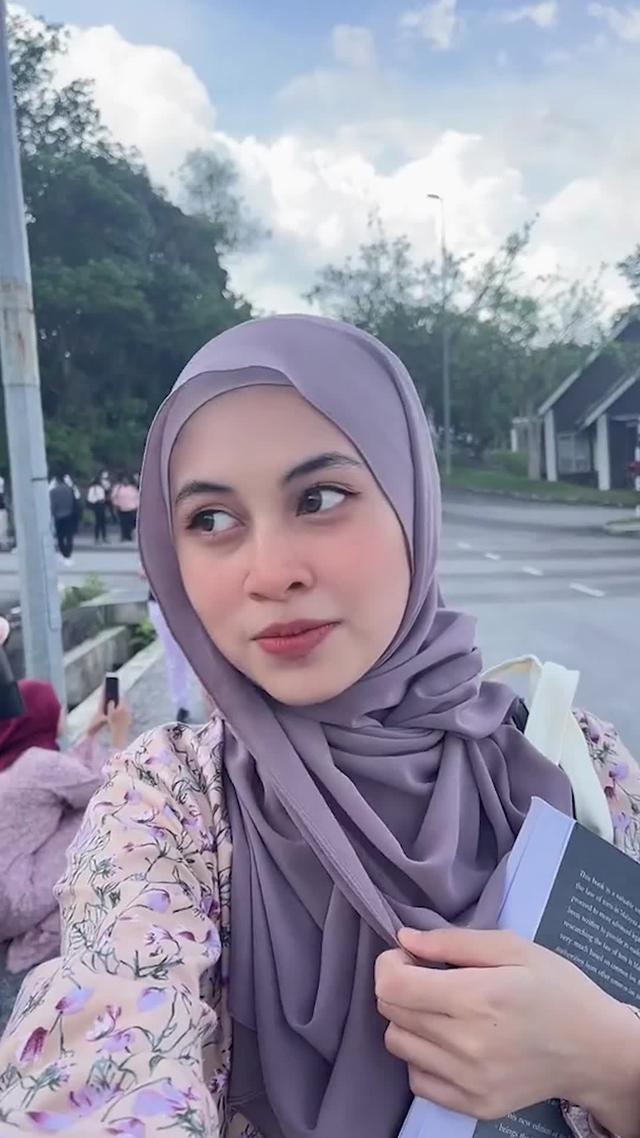 Unduh veeka, jalin pertemanan sambil bermain game