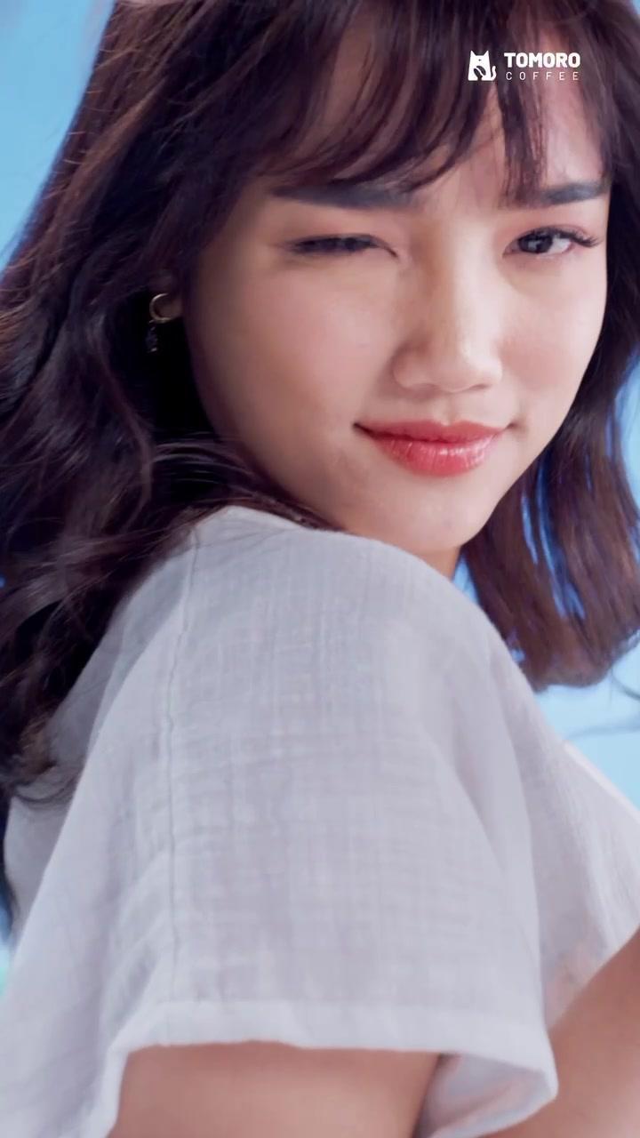 Kerjaan kamu numpuk dan bikin kewalahan? Tenang, sekarang ada TOMORO Coconut Latte dari @tomorocoffee.id! Sekali teguk auto bawa kamu healing ke pantai, paling asli dan pertama di Indonesia ✨ Terbuat dari Susu Kelapa Asli Bukan Sirup, Bukan Bubuk Perasa, atau pun Santan dan menggunakan 100% Biji Kopi Arabika. Dari susu nabati, cocok jadi pilihan buat kamu yang intoleransi laktosa 💯 TOMORO Coconut Series hadir dengan 2 varian yang bisa kamu coba: 🥥TOMORO Coconut Latte (R) Rp25k 🥥Coconut Aren Latte (R) Rp26k Kalau @fuji_an aja udah approved, masa kamu gamau cobain juga? 👀 Download Aplikasi TOMORO COFFEE sekarang buat dapetin voucher 9K untuk pembelian pertama. Periode sampai tanggal 25 Juli 2023 🚨 Yuk #SeruputBuatHealing biar kepala gak pening! #TOMOROCOFFEE #TOMOROCoconutLatte #SeruputBuatHealing #FoodFestOnTikTok #SerunyaKulinerf