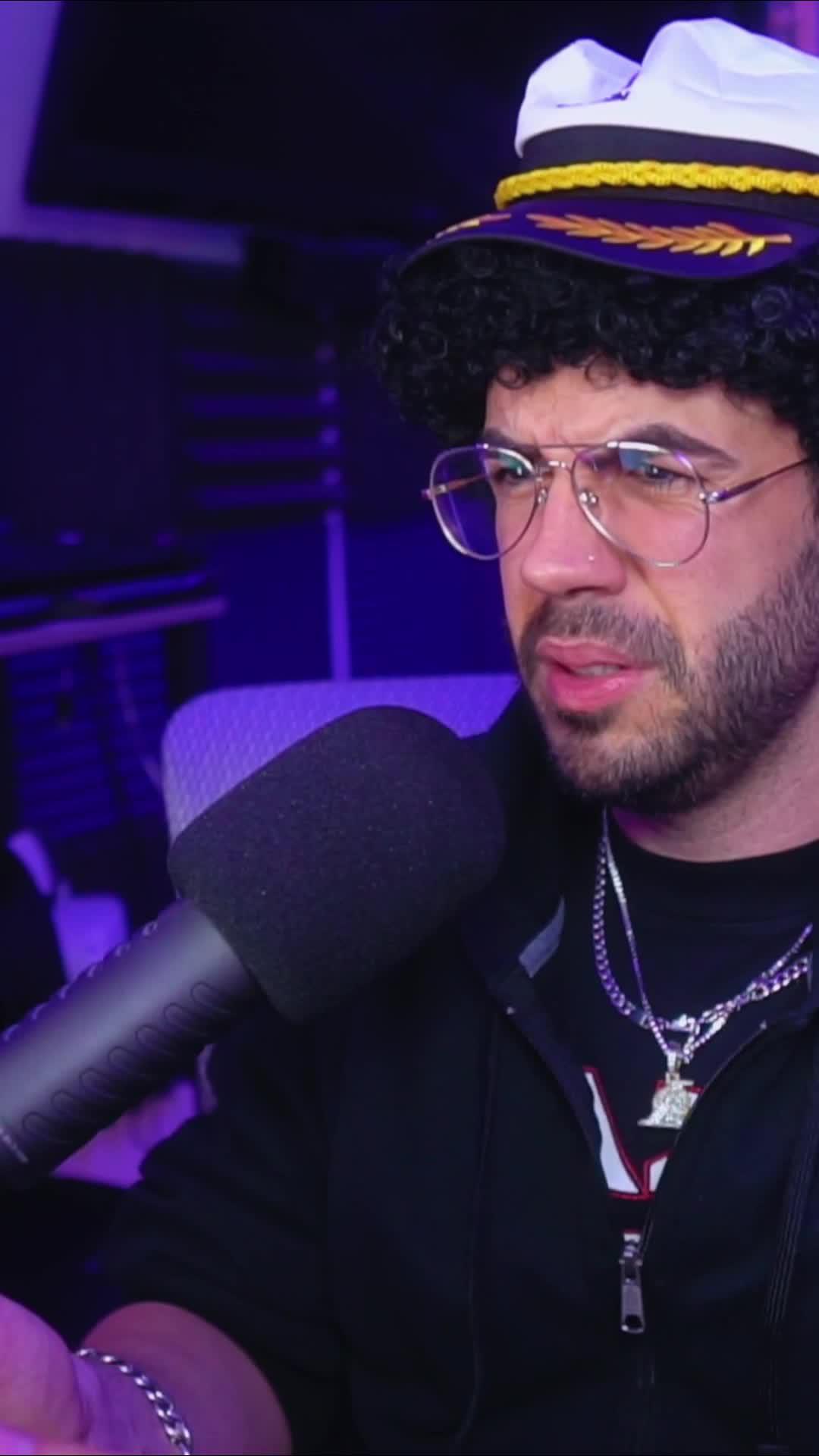 Use wisdom and strategy to repel the terrifying zombie invasion!