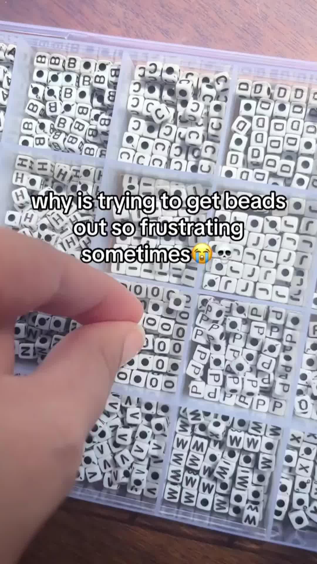 Create your virtual friendship bracelets and trade <3