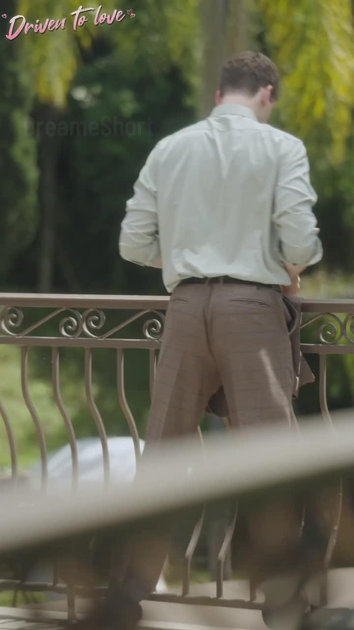 Accidentally hit his car, unexpectedly also his heart. What's next for this poor girl and the CEO?