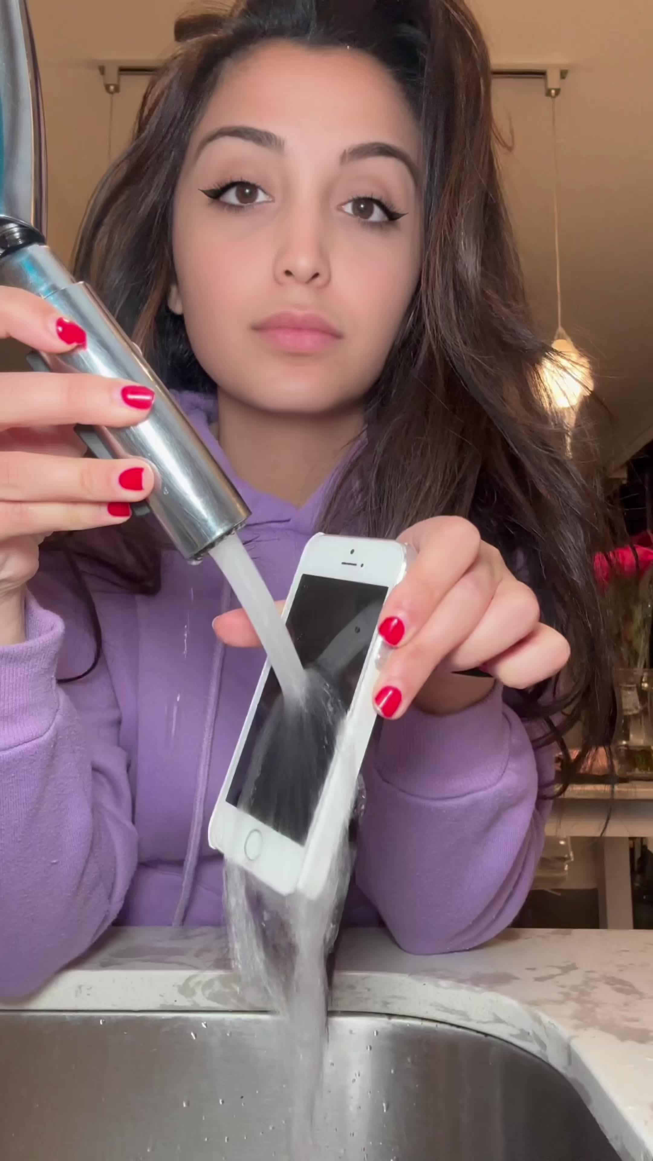 Free up iPhone storage in seconds with Cleanup!