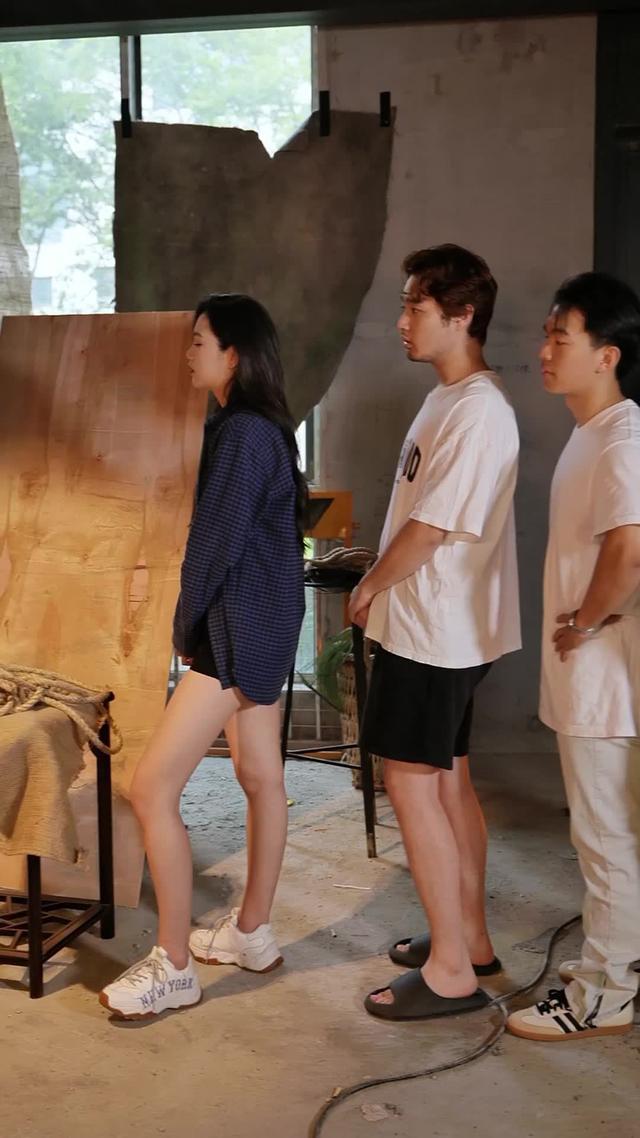 上班休閑遊戲推薦，超爽末日生存射擊遊戲