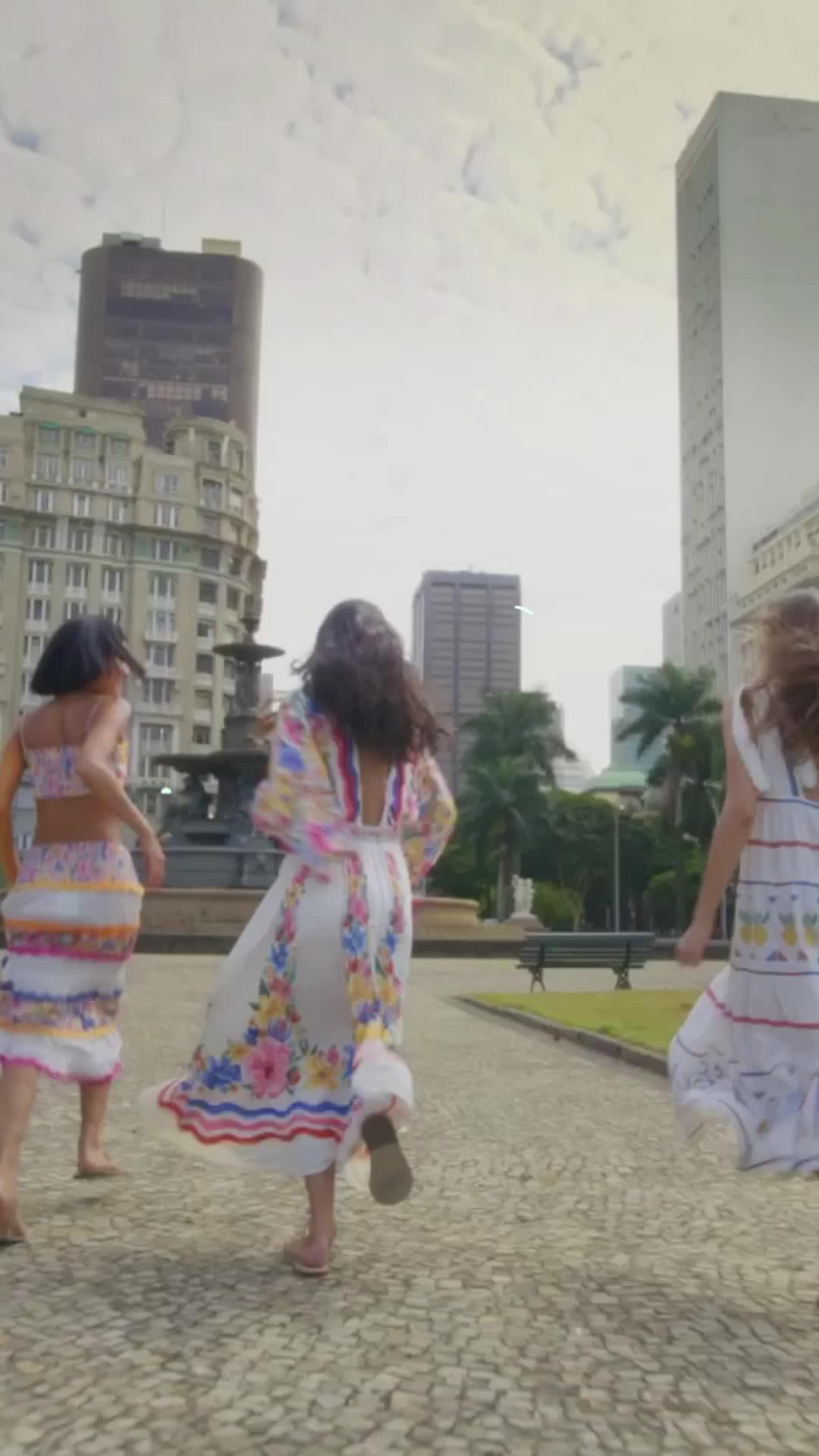 25%off em looks no app FARM