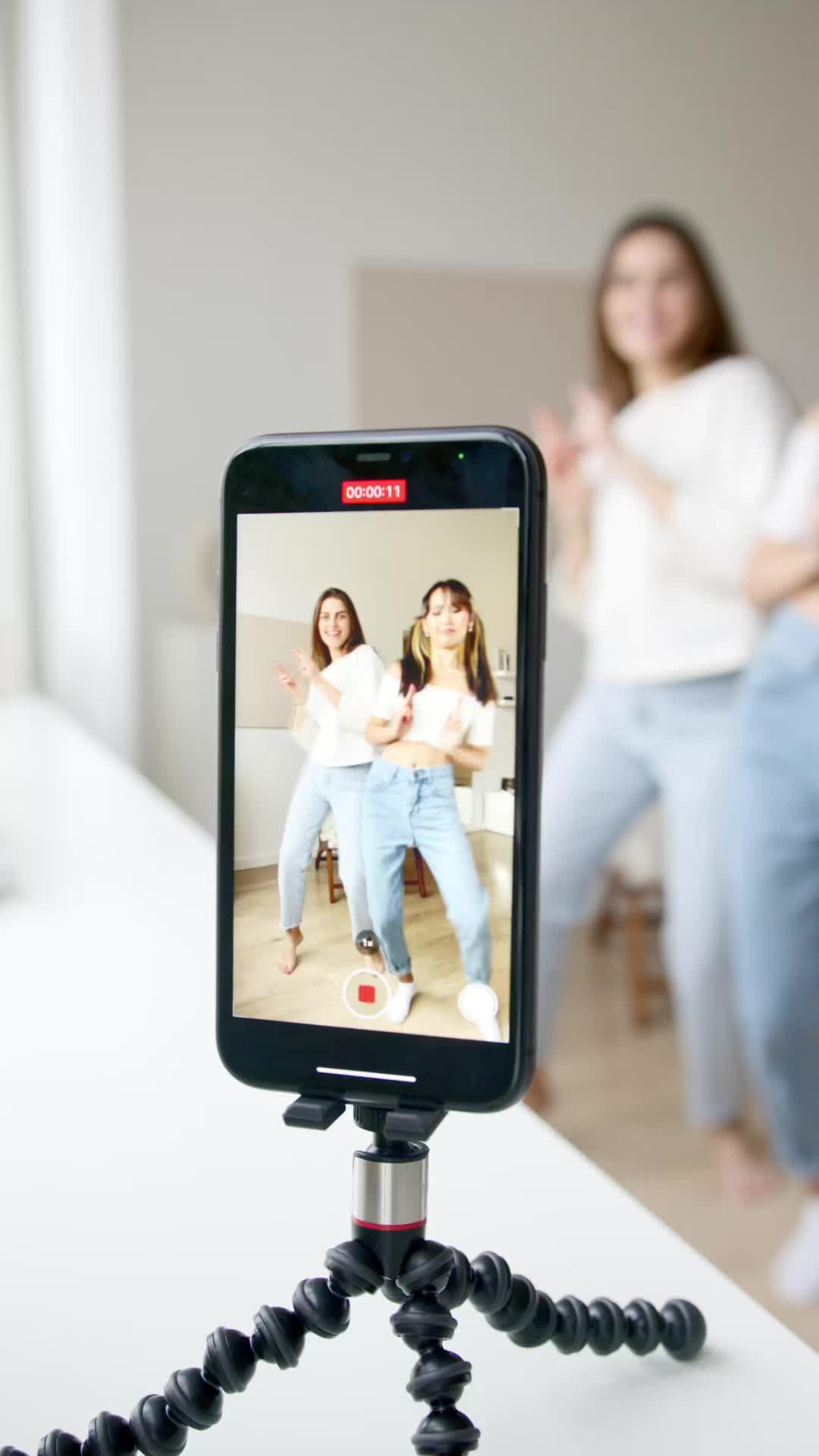 Create, Edit, Impress - Paralax Makes Your TikTok Dreams Come True!