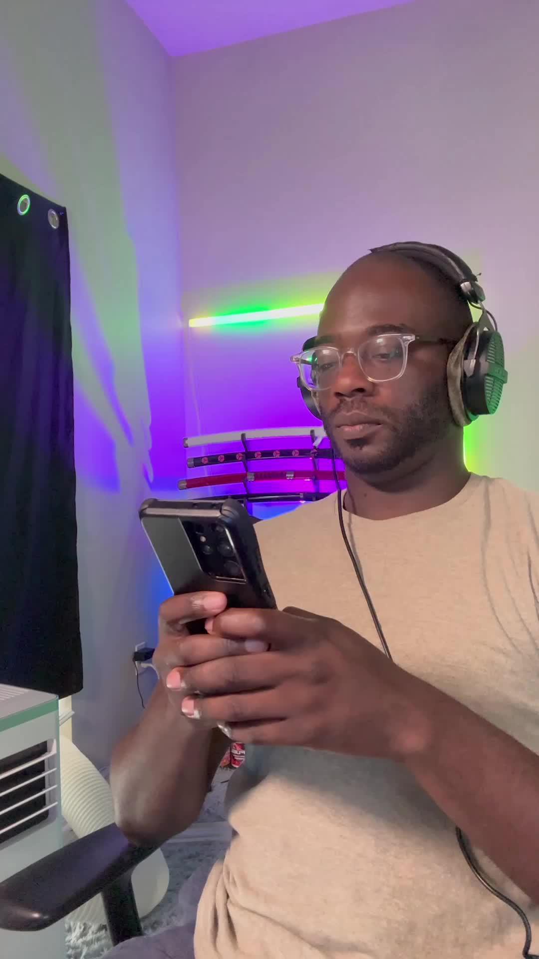 Download your favorite songs for free and listen offline and with no interruptions.