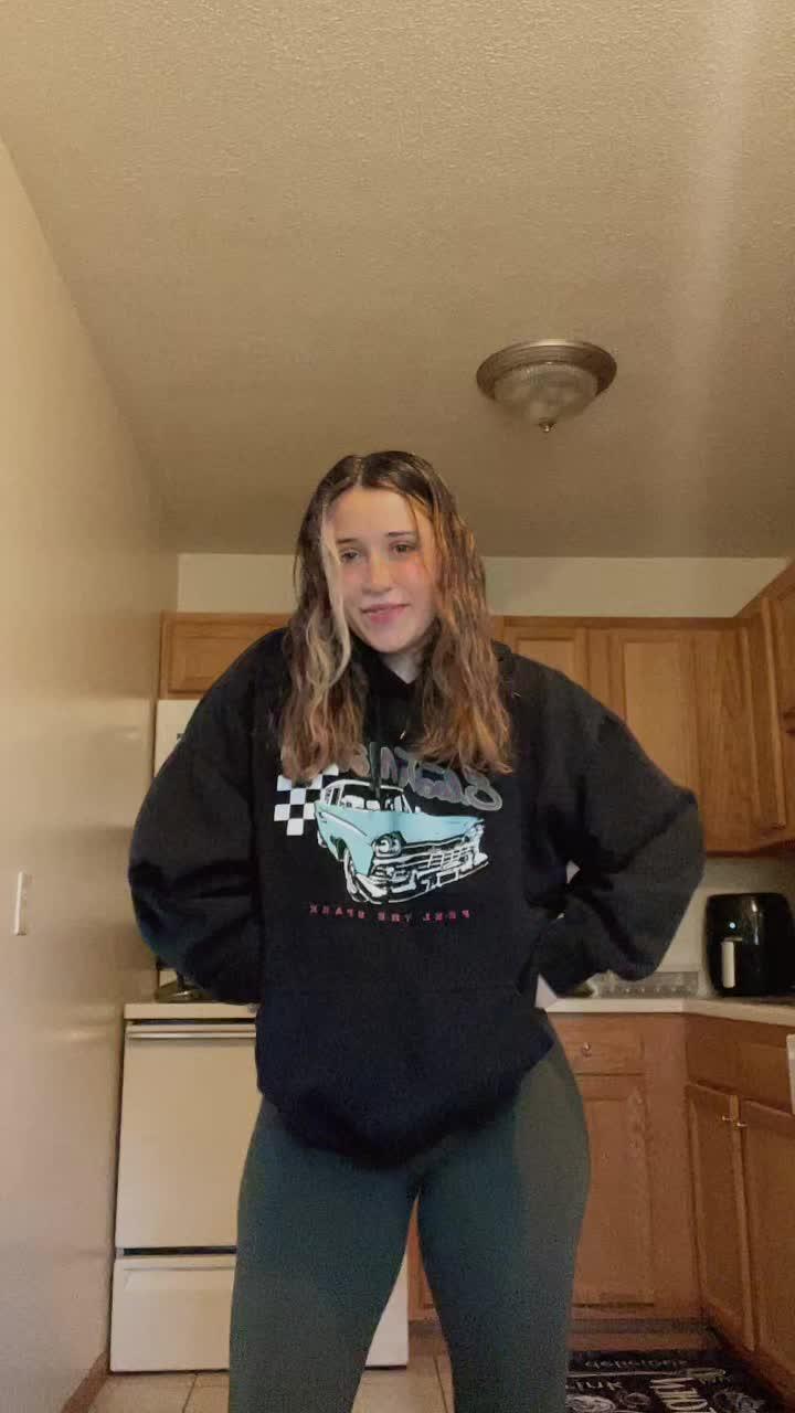 Live Video Chat  REAL people online 1v1