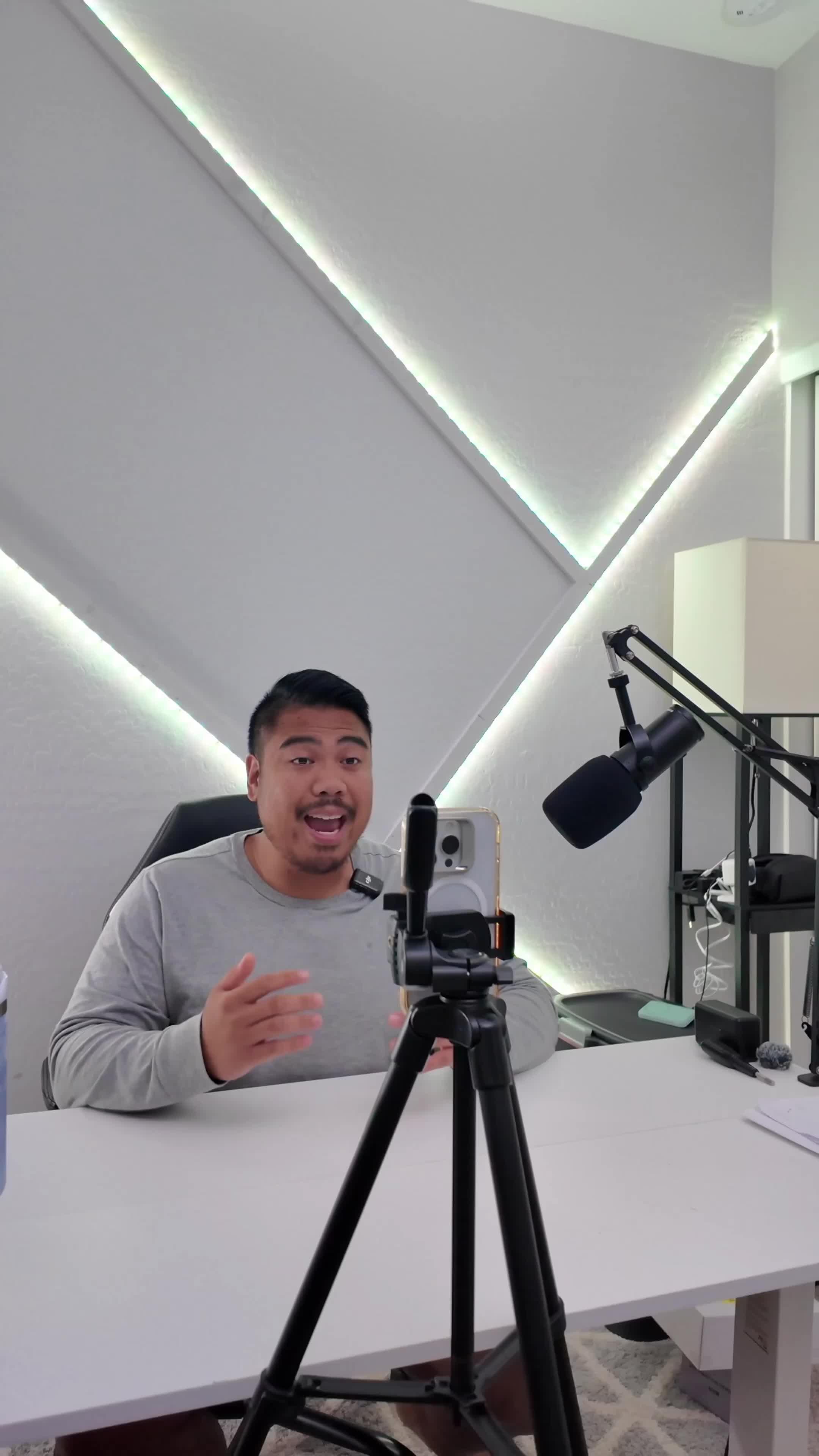 Create Amazing Vlogs & Add Captions. Download Now!