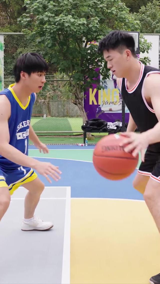 林書豪邀你共玩！全明星街球派對火熱上線，與好友連線組隊，帶領傳奇球星，共創街籃輝煌！