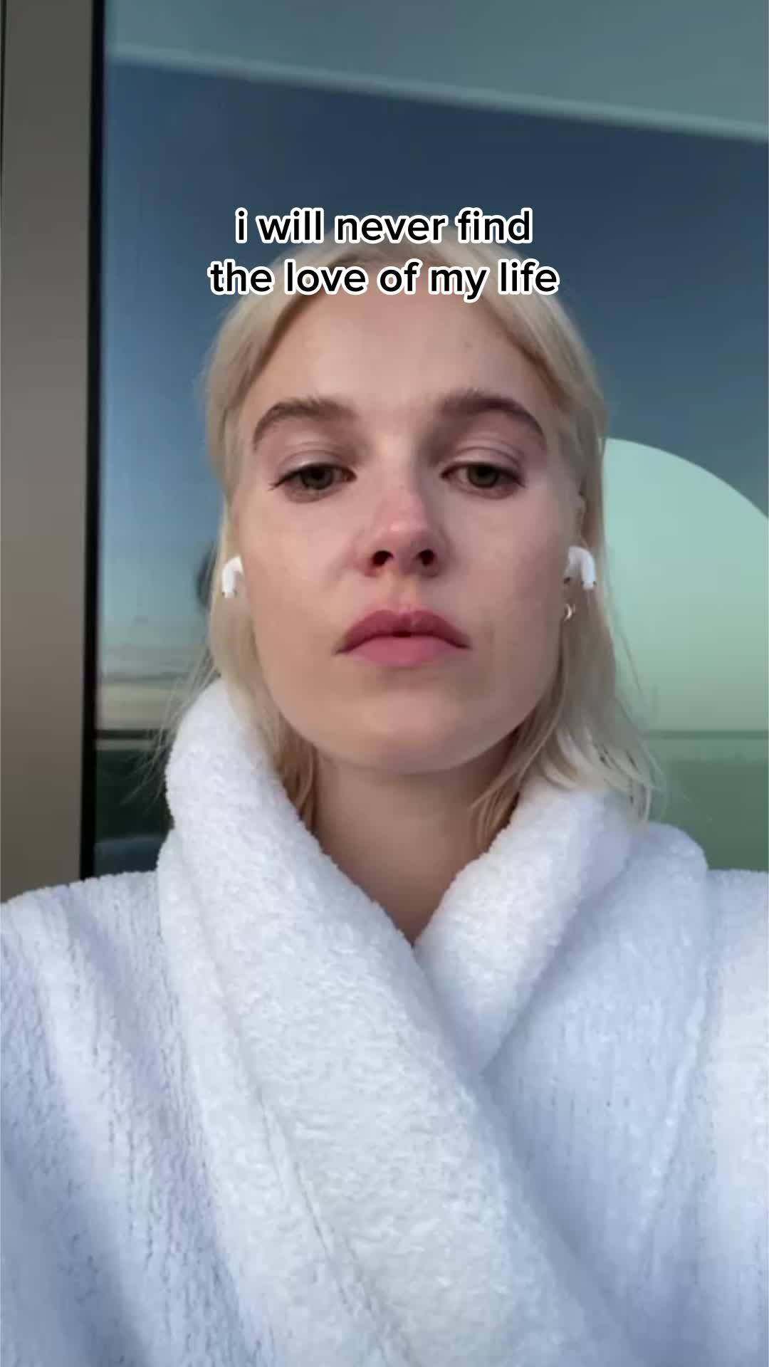 Get struck by new love on RAW